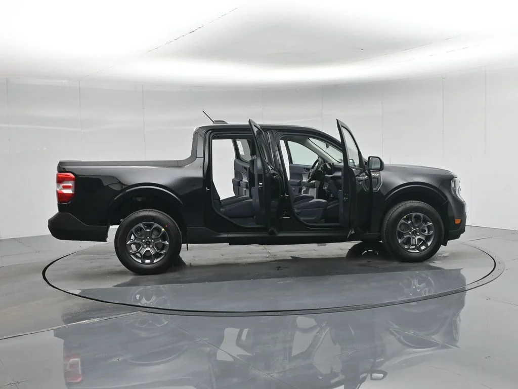 New 2026 Black Ford XLT image 27