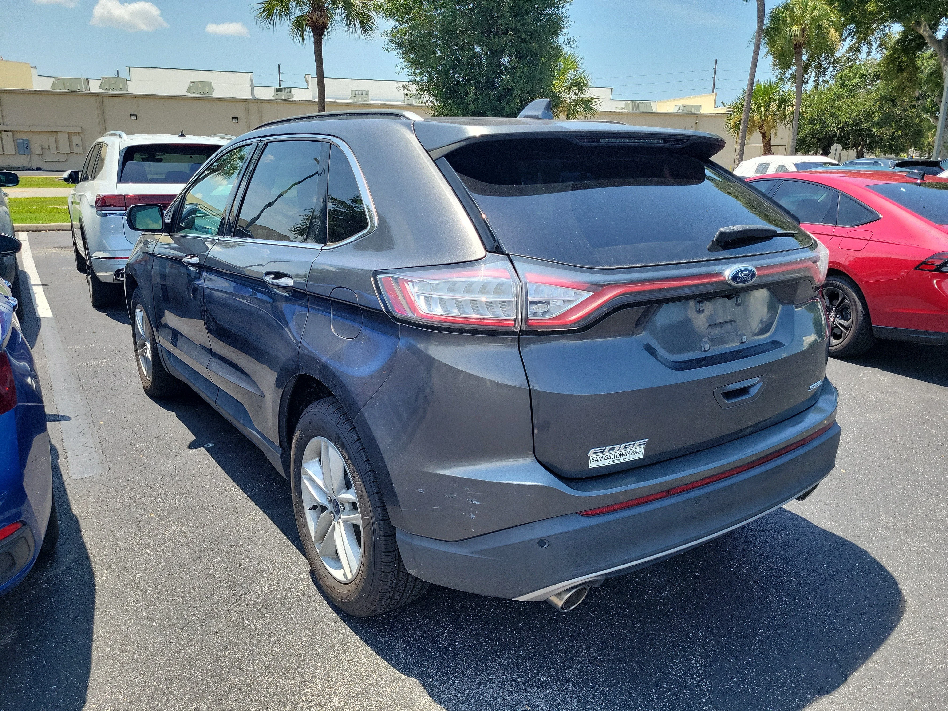 Used 2017 Gray Ford SEL image 5