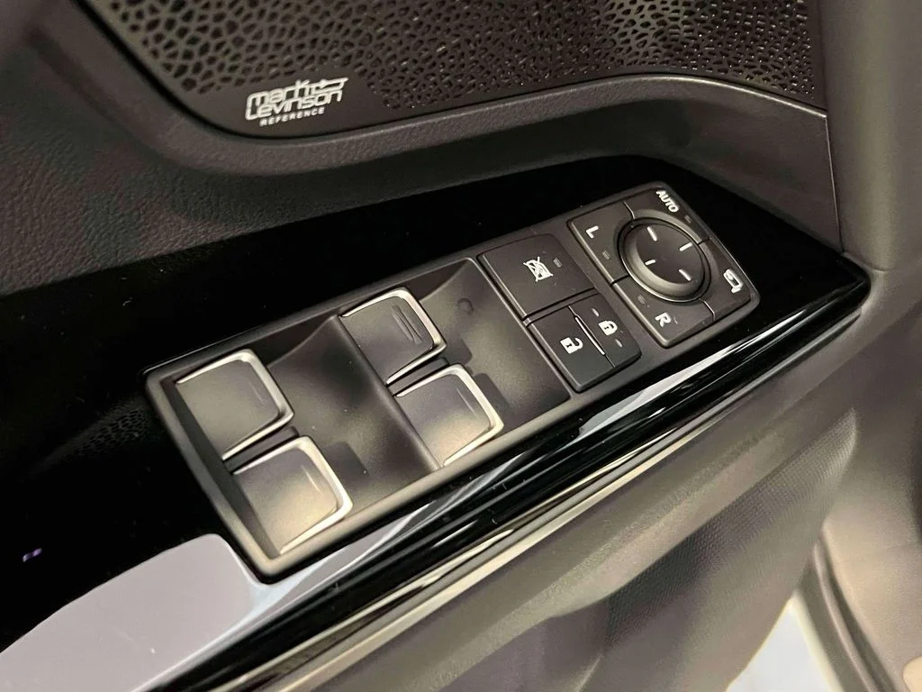 2026 Lexus LX 700h F-Sport - Photo 17