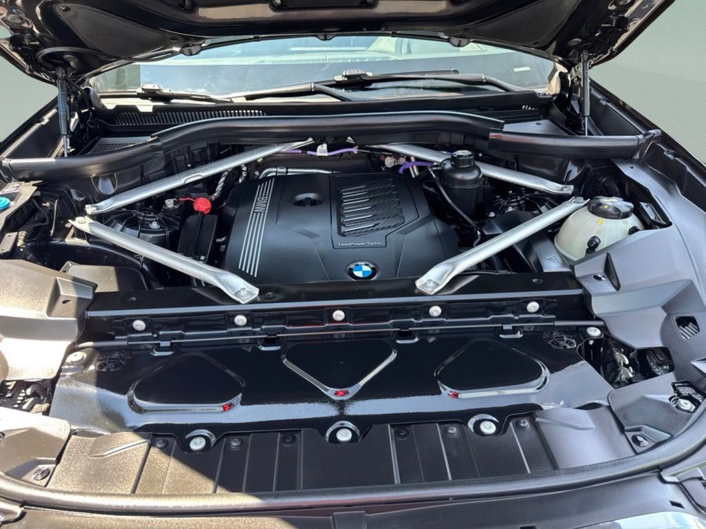 Used 2023 Dark Graphite BMW xDrive40i image 31