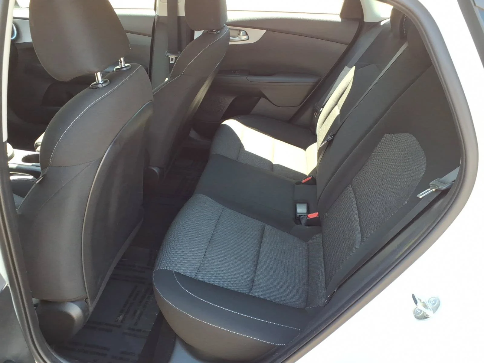 Used 2023 Snow White Pearl Kia LXS image 7