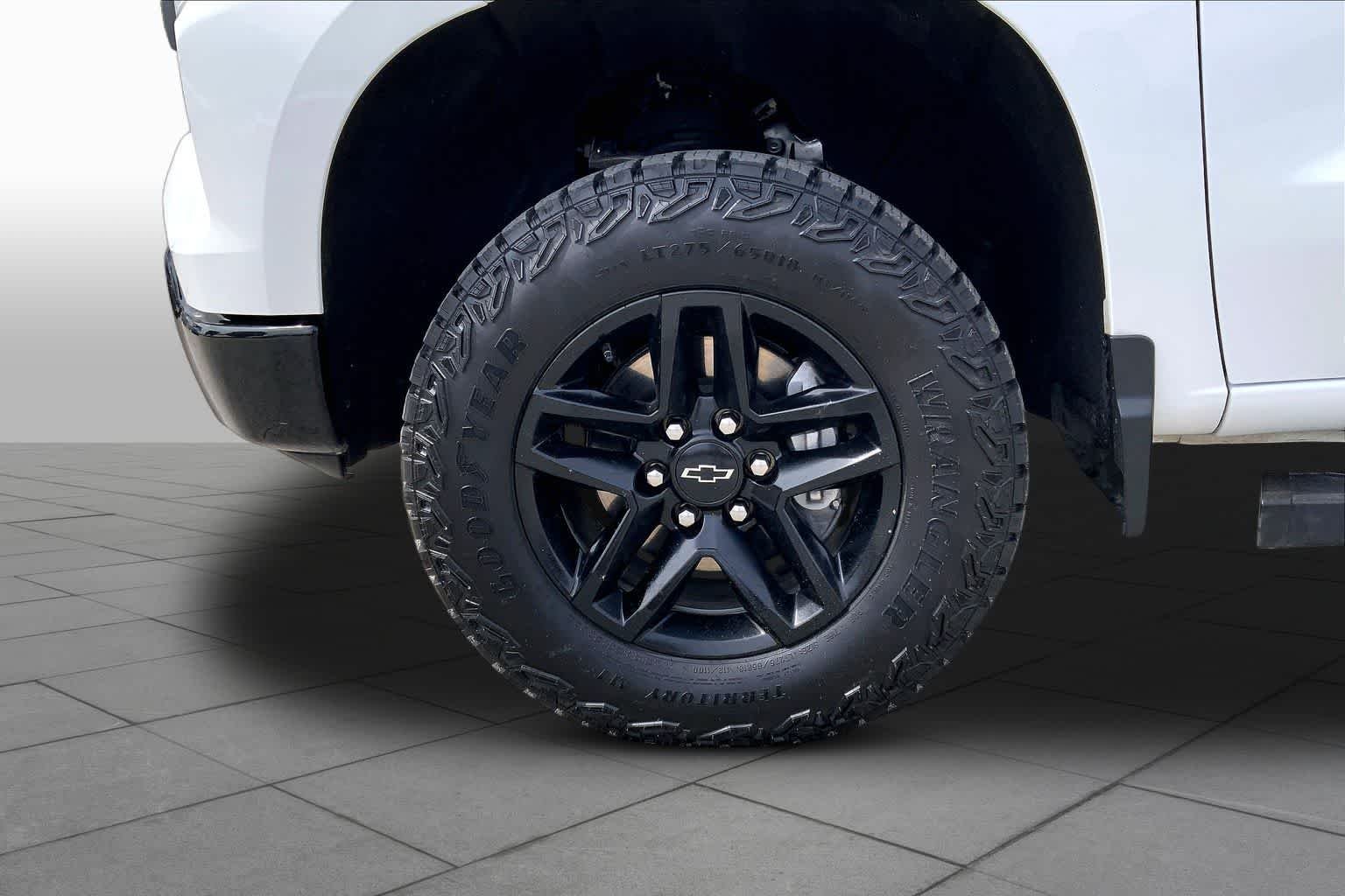 Certified Used 2025 Summit White Chevrolet Custom Trail Boss image 11