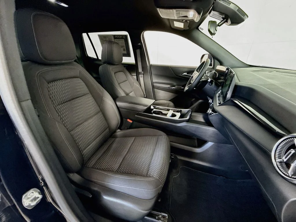 Used 2025 Mosaic Black Metallic Chevrolet AWD LT image 28