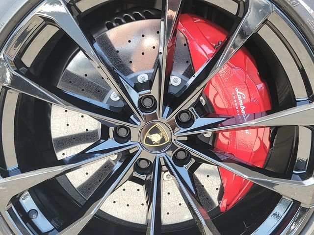 Used 2024 Nero Noctis Metallic Lamborghini S image 39