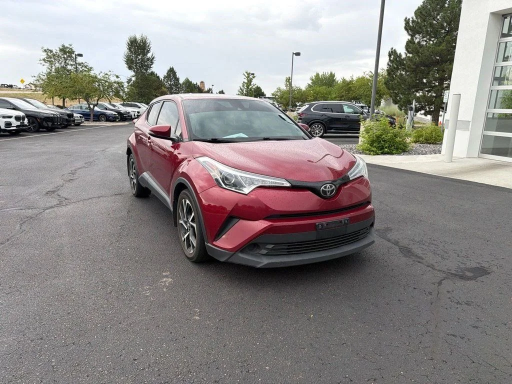 Used 2018 Red Toyota XLE image 7