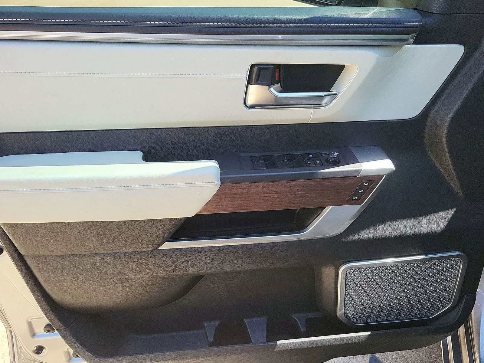 2023 Toyota Tundra Capstone - Photo 23