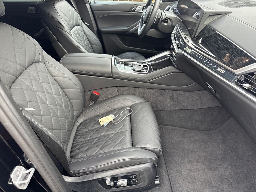 Used 2024 Black BMW xDrive40i image 13