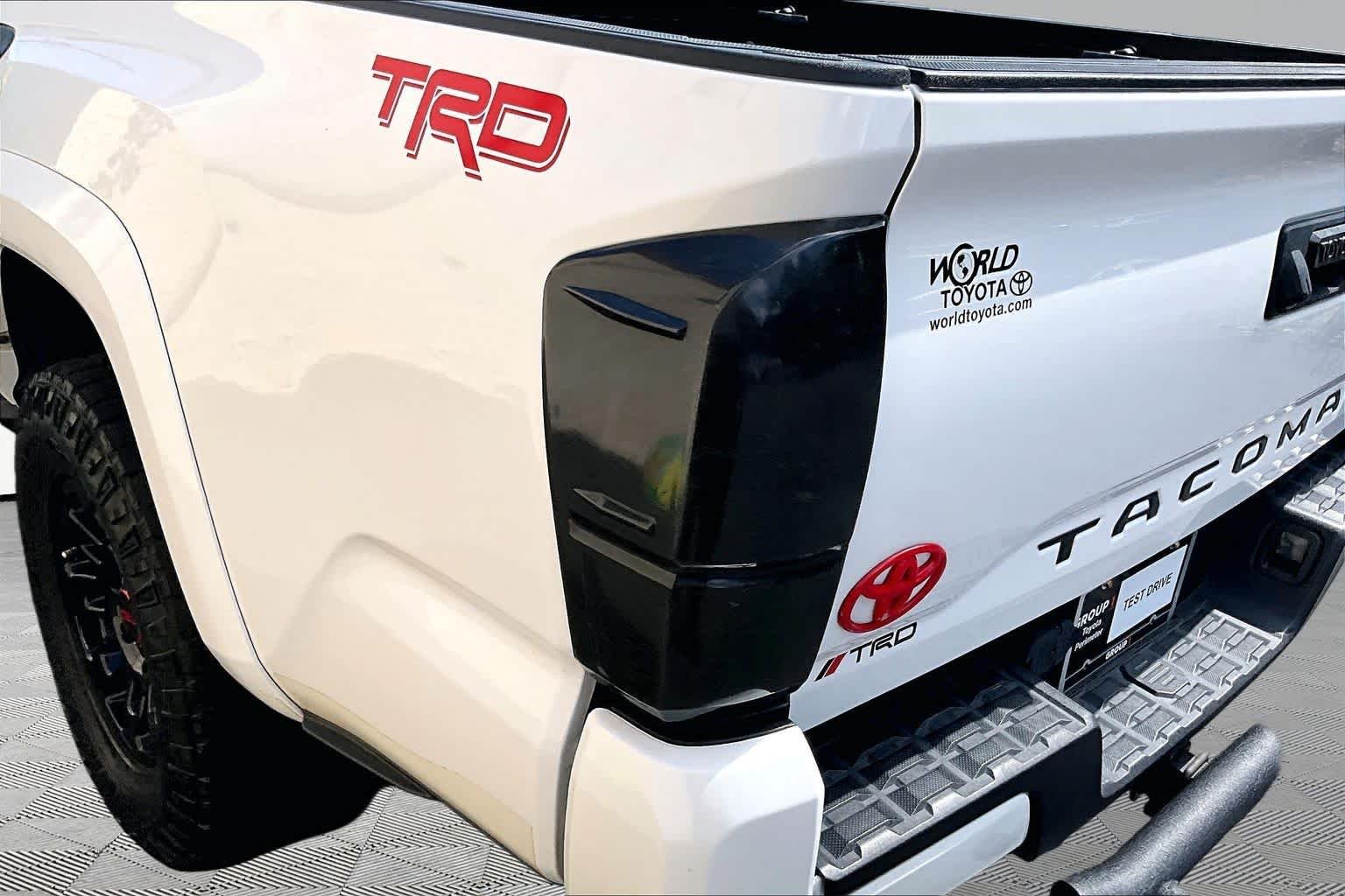 Used 2022 White Toyota SR5 image 29