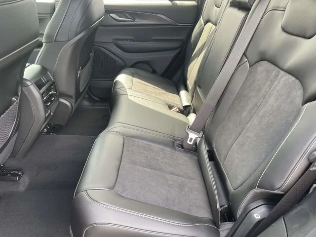 New 2025 Baltic Gray Metallic Clear-Coat Exterior Paint Jeep Altitude image 11