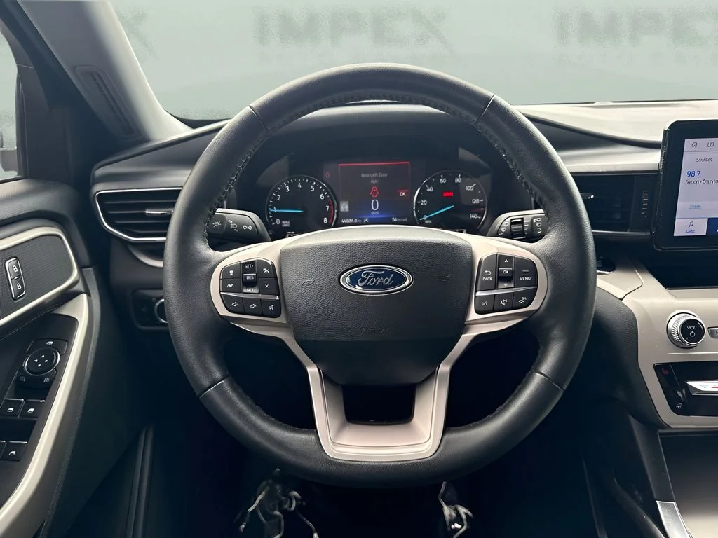 Used 2024 Blue Ford XLT image 10