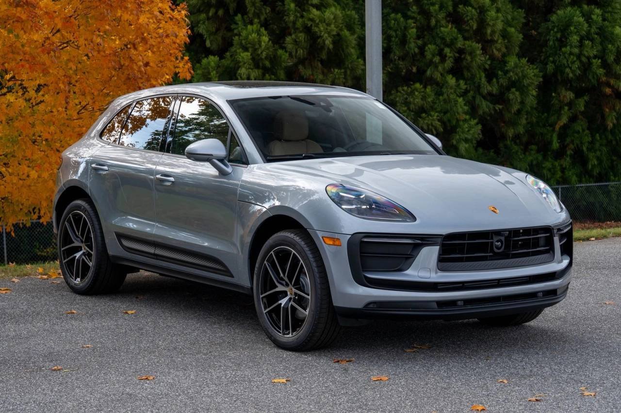 Used 2026  Porsche  image 9