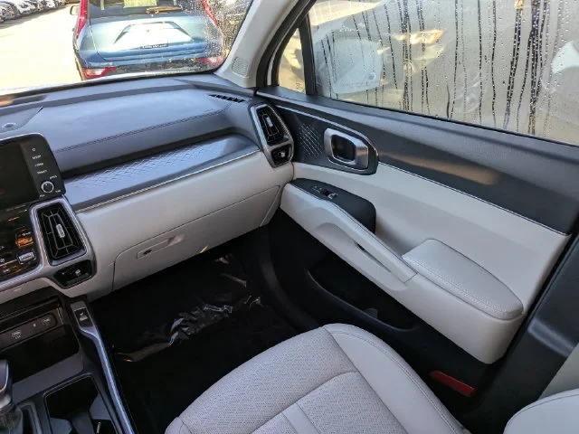 Used 2023 White Kia S image 14