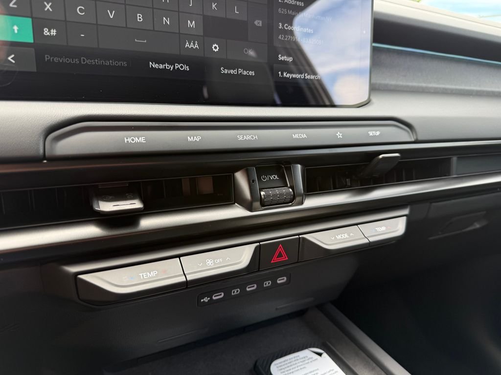 New 2027 Glacial White Pearl Kia X-LINE SX image 29