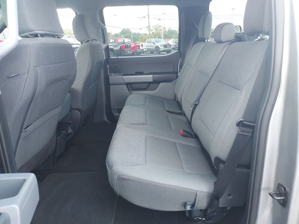 Used 2025 Silver Ford XLT image 14