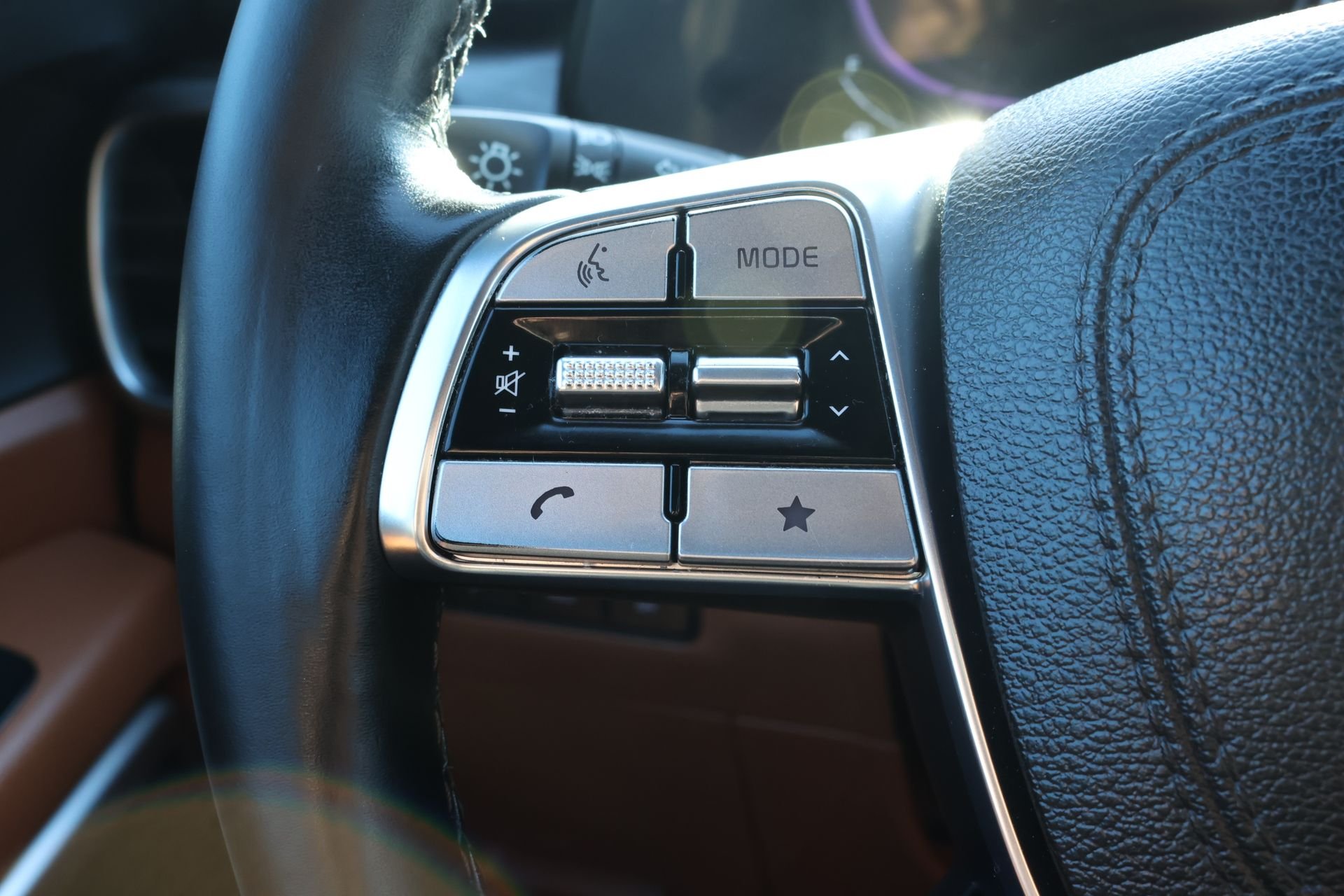 Used 2024 Black Kia EX X-Line image 9