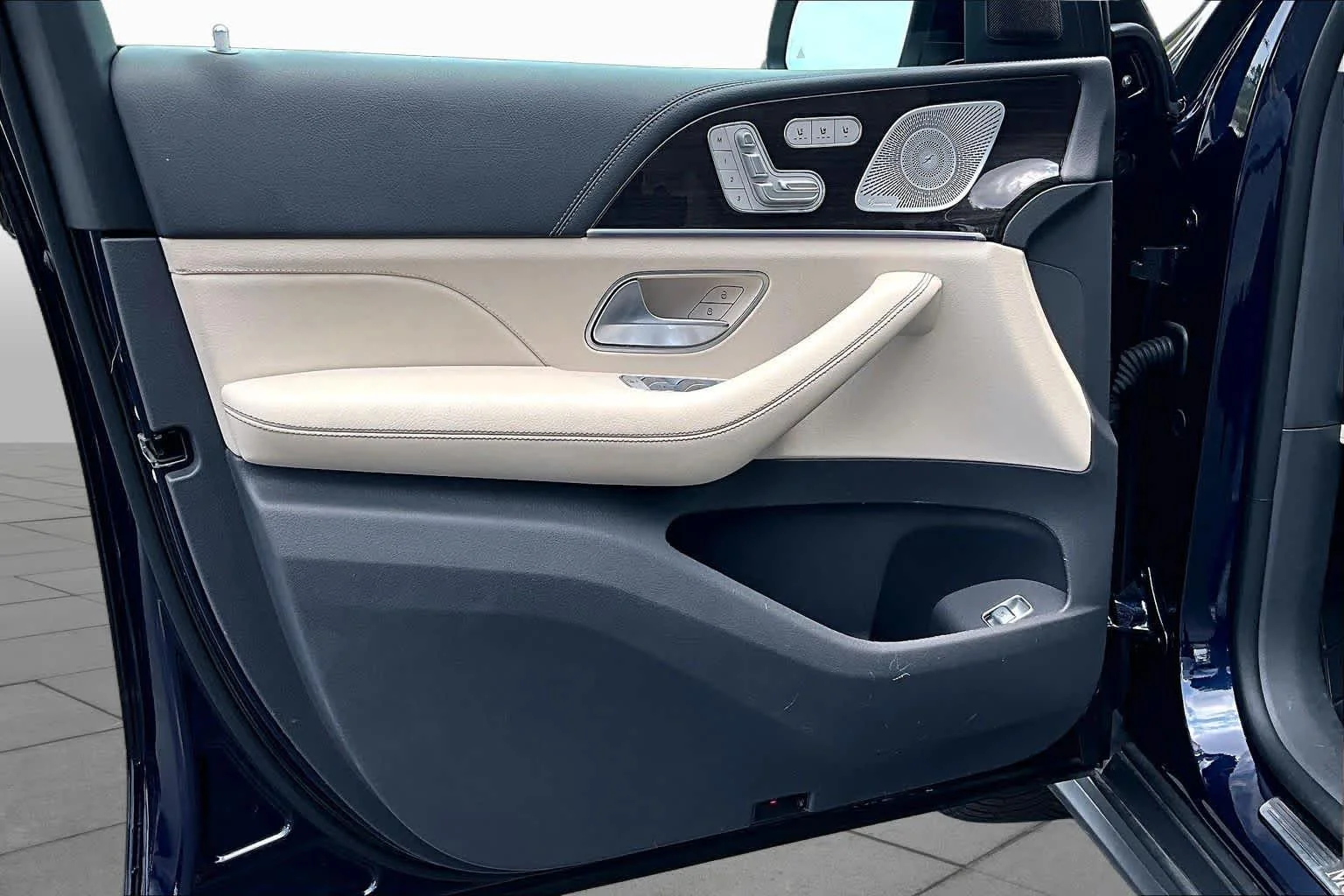 Used 2020 Lunar Blue Metallic Mercedes-Benz GLS 450 image 41
