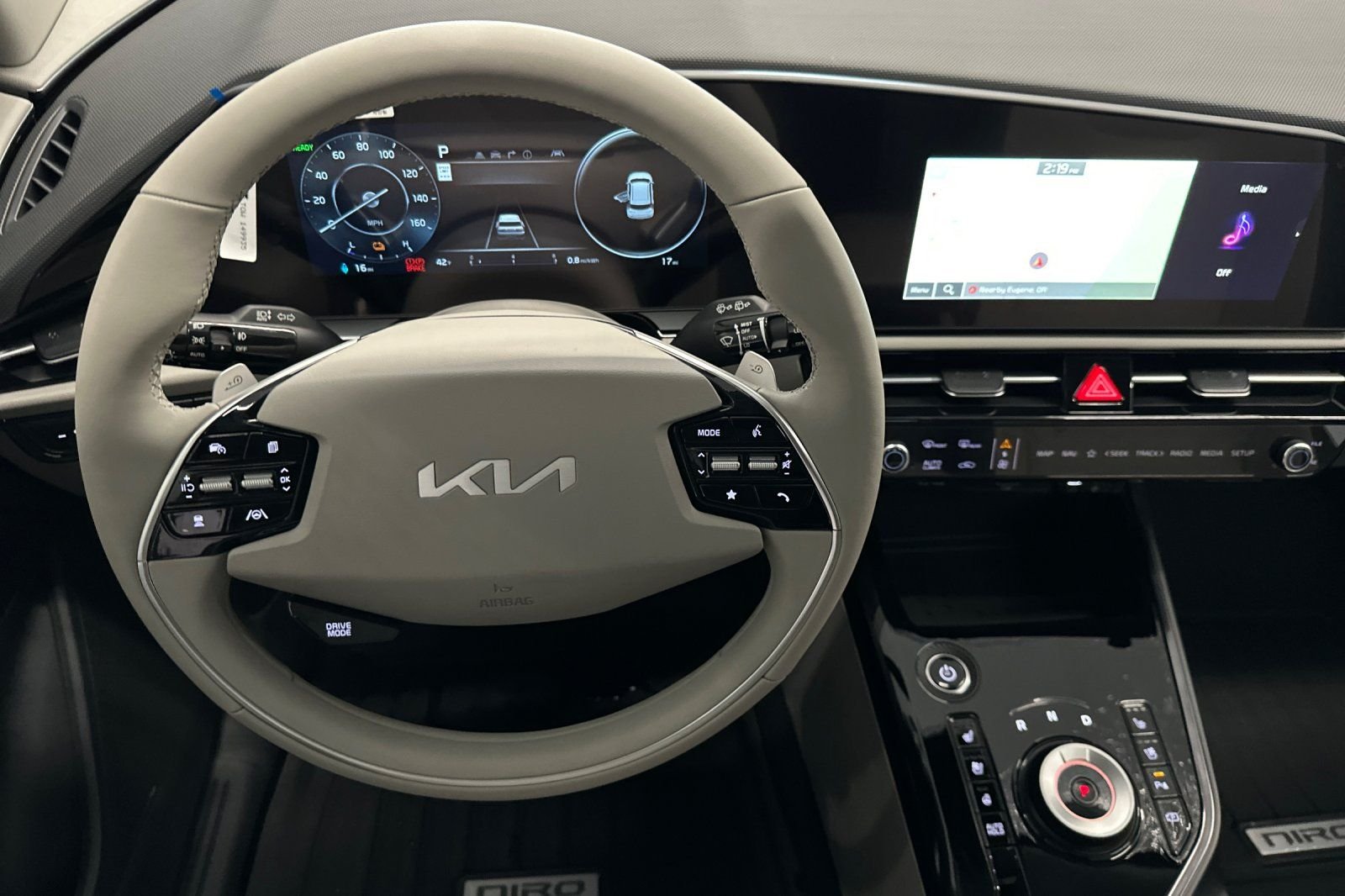 New 2026 Snow White Pearl Kia WAVE image 10