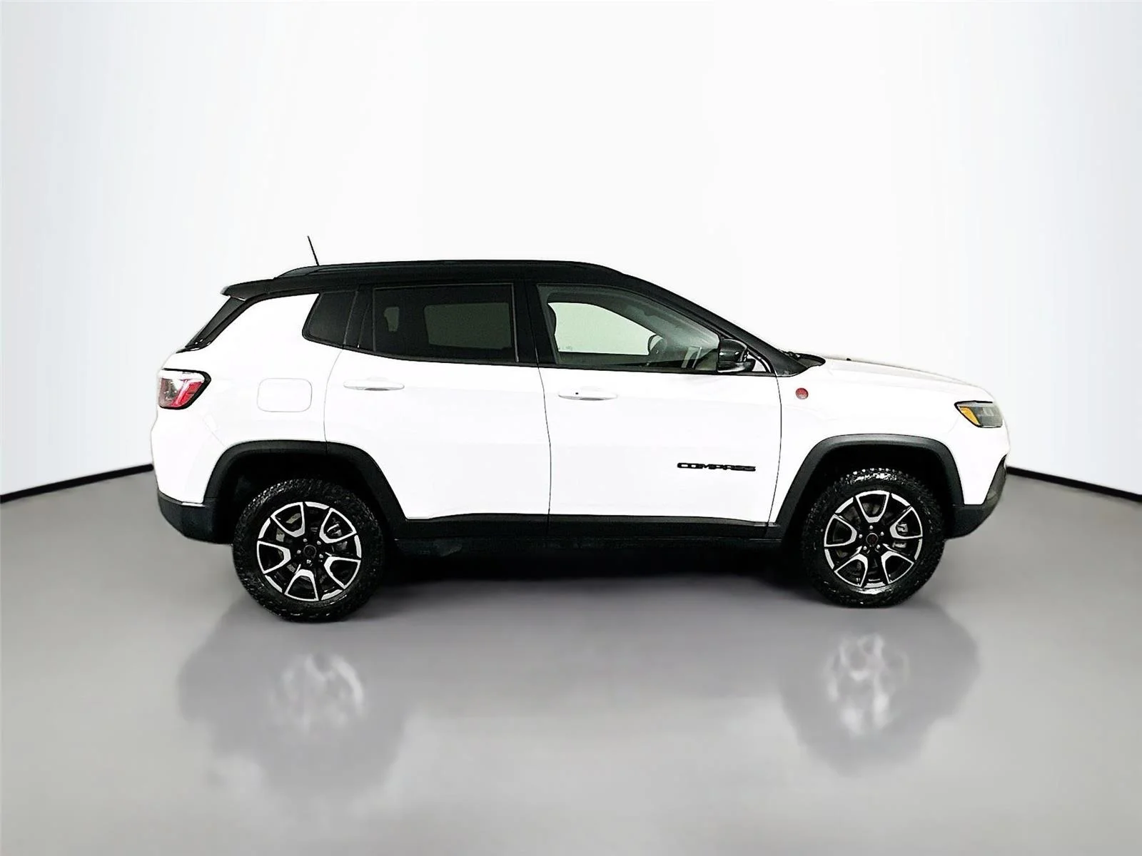 2025 Jeep Compass Trailhawk - Photo 16
