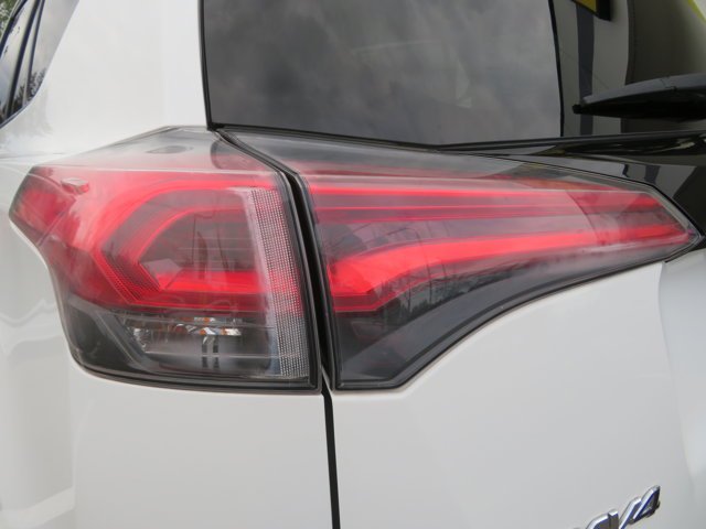 Used 2017  Toyota SE image 35
