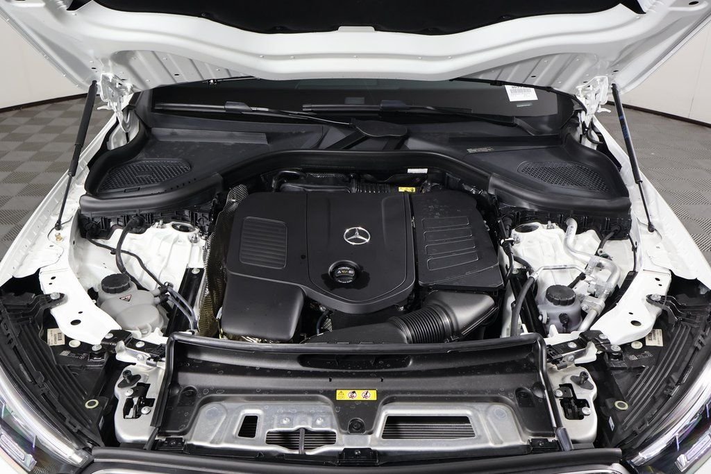 Certified Used 2026 Polar White Mercedes-Benz GLC 300 image 15