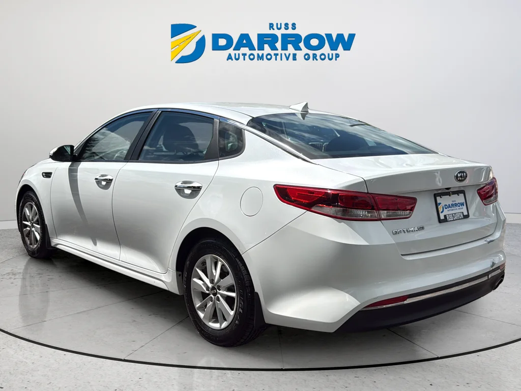 Used 2016 White Kia LX image 3