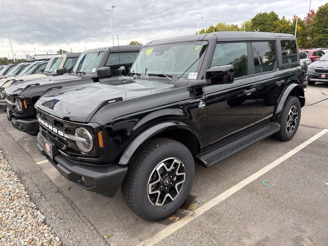 New 2026 Shadow Black Ford Outer Banks® image 3