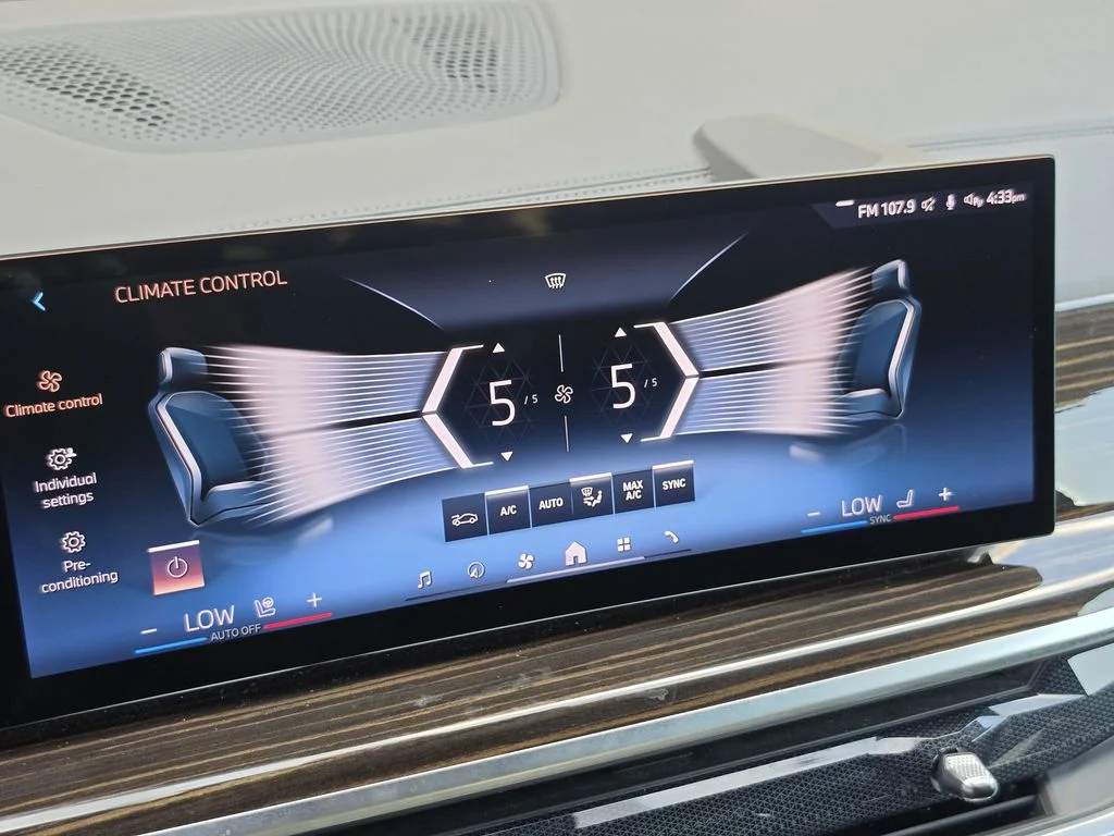 Used 2024 Gray BMW sDrive40i image 22