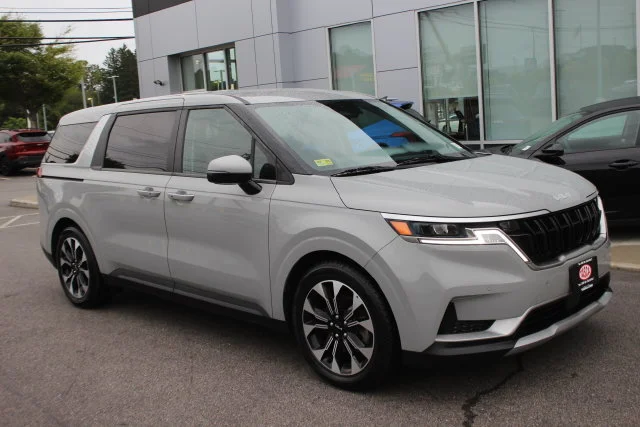 Used 2024 White Kia EX image 1