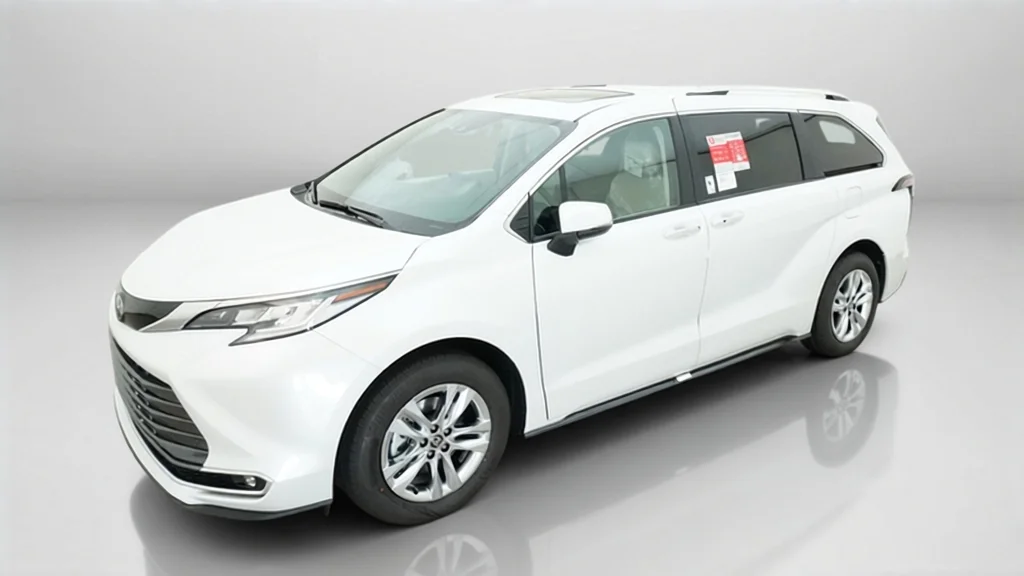 New 2026 Wind Chill Pearl Toyota Limited image 2