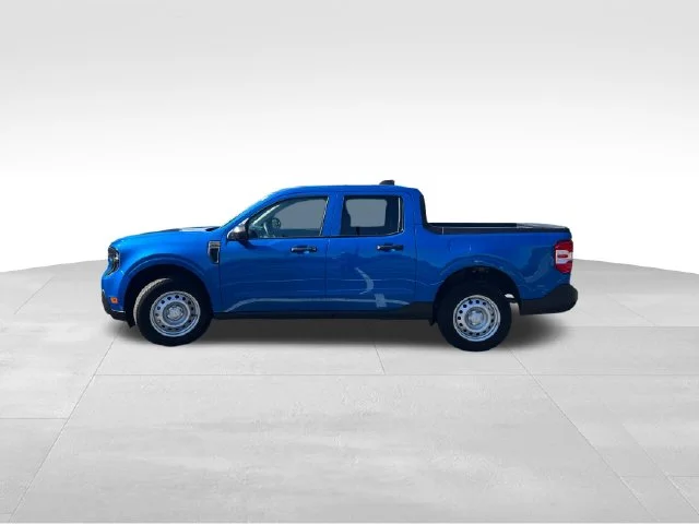 Used 2025 Blue Ford XL image 3