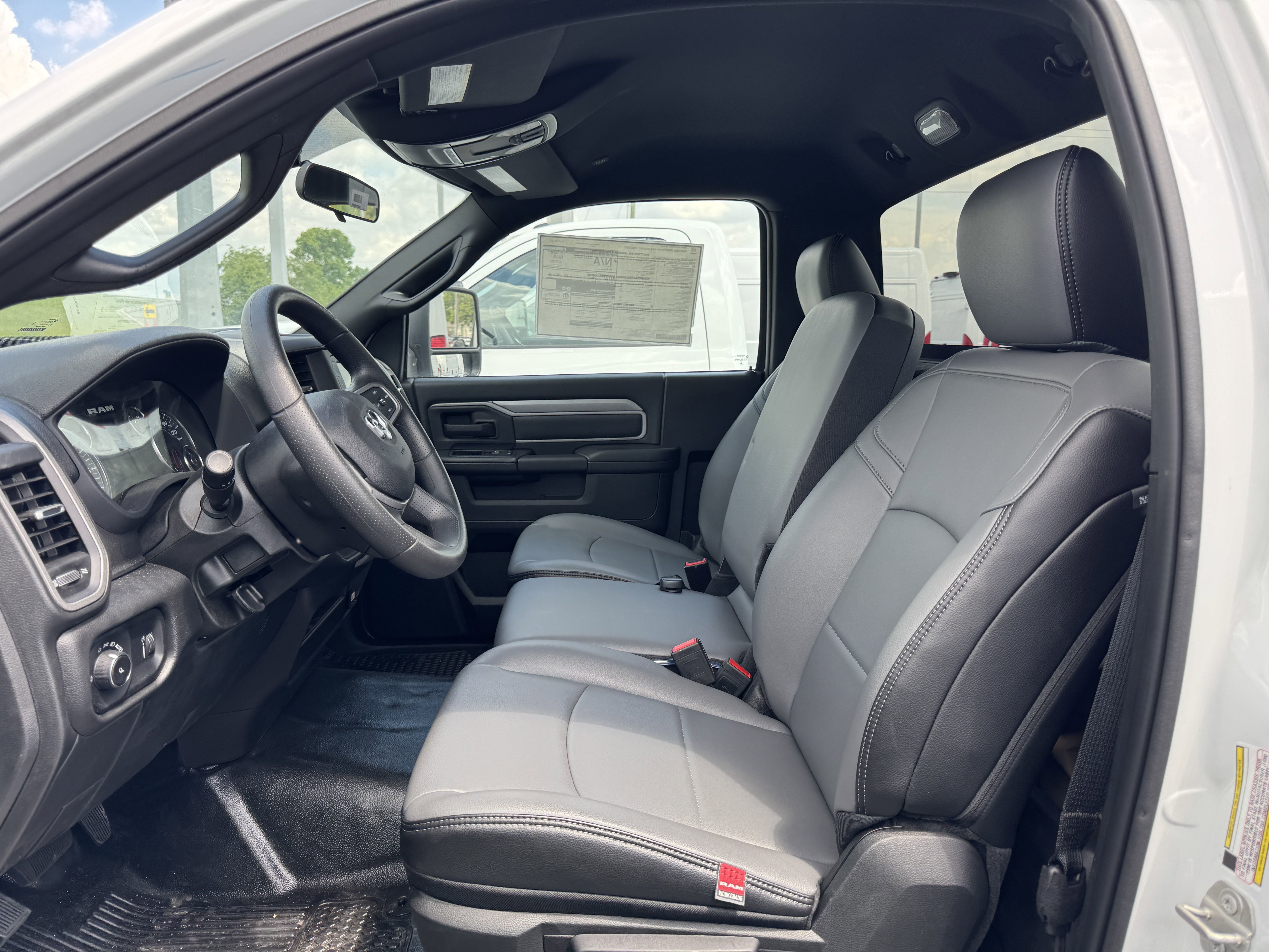 2024 RAM 2500 Tradesman - Photo 18