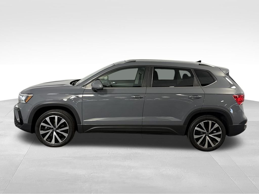 Used 2023 Pure Gray Volkswagen 1.5T SE image 11