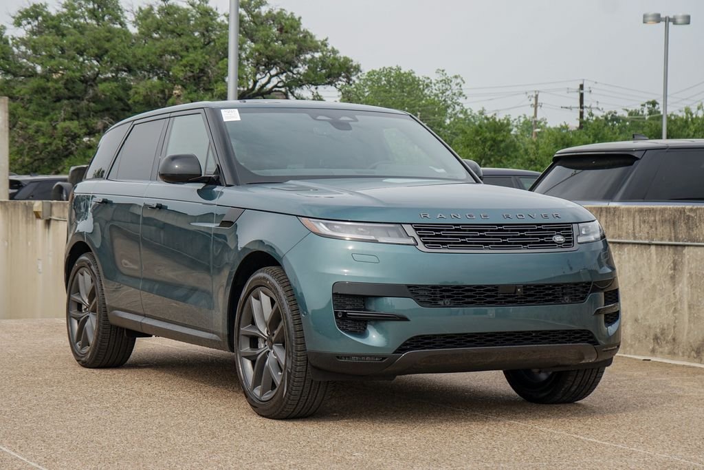 New 2026 Giola Green Metallic Land Rover SE image 9