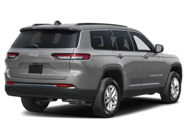New 2027 Sting-Gray Clearcoat Jeep Limited image 3