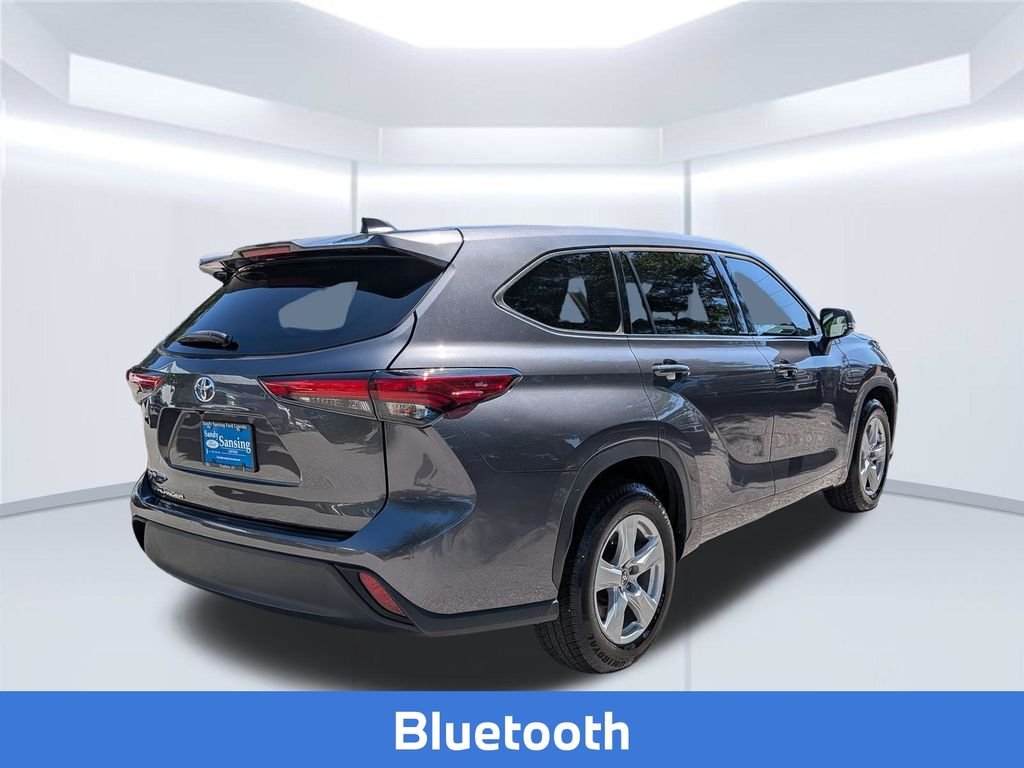 Used 2022 Gray Toyota L image 6