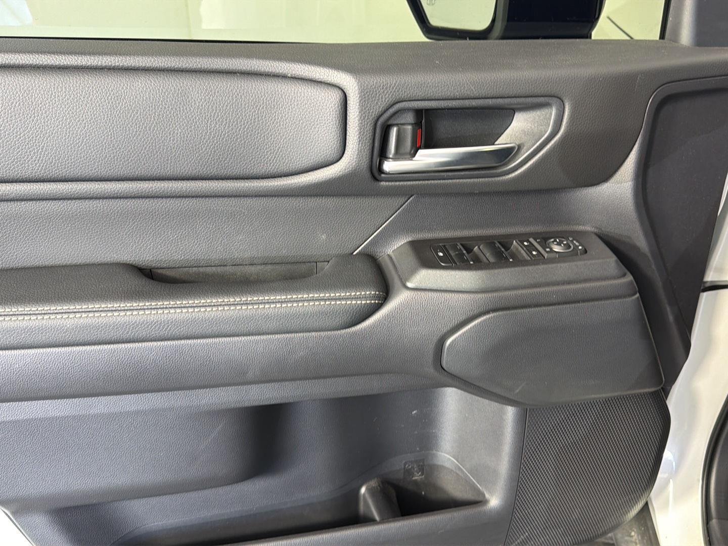 Used 2024 Wind Chill Pearl Toyota Base image 25