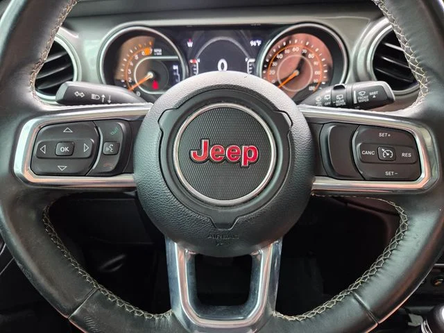 Certified Used 2019 Silver Jeep Unlimited Sahara image 33