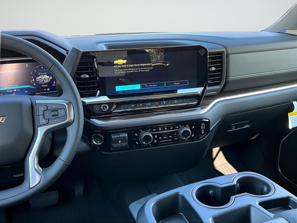 New 2026 Chevrolet Silverado 1500 LT 4D Crew Cab