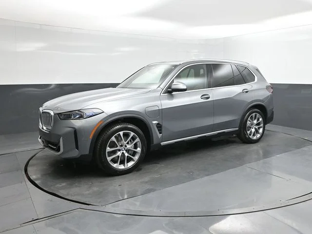 2026 BMW X5 xDrive50e's photo