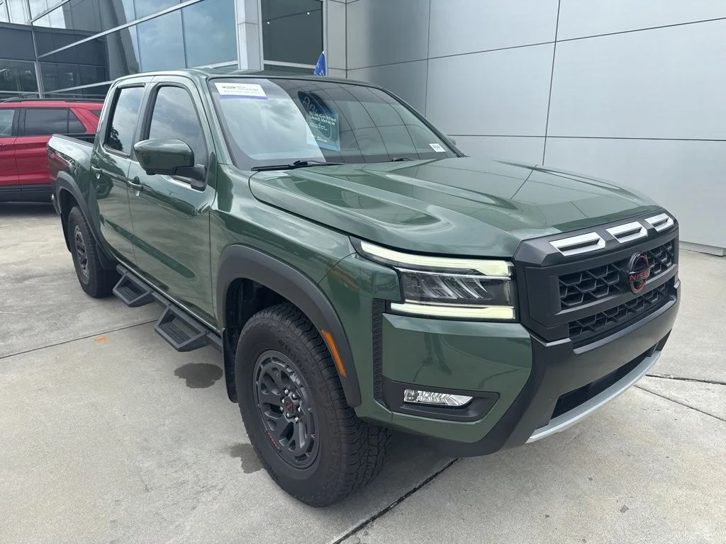 2025 Nissan Frontier PRO-4X Crew Cab 4X4's photo