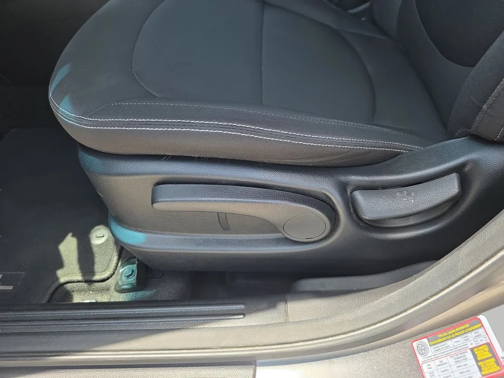 Used 2016 Titanium Gray Kia Base image 12