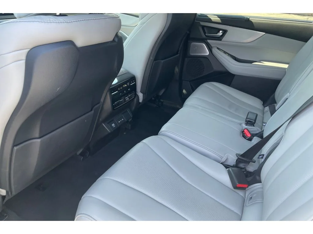 Used 2026 SOLAR SILVER ME Acura w/Technology Package image 13