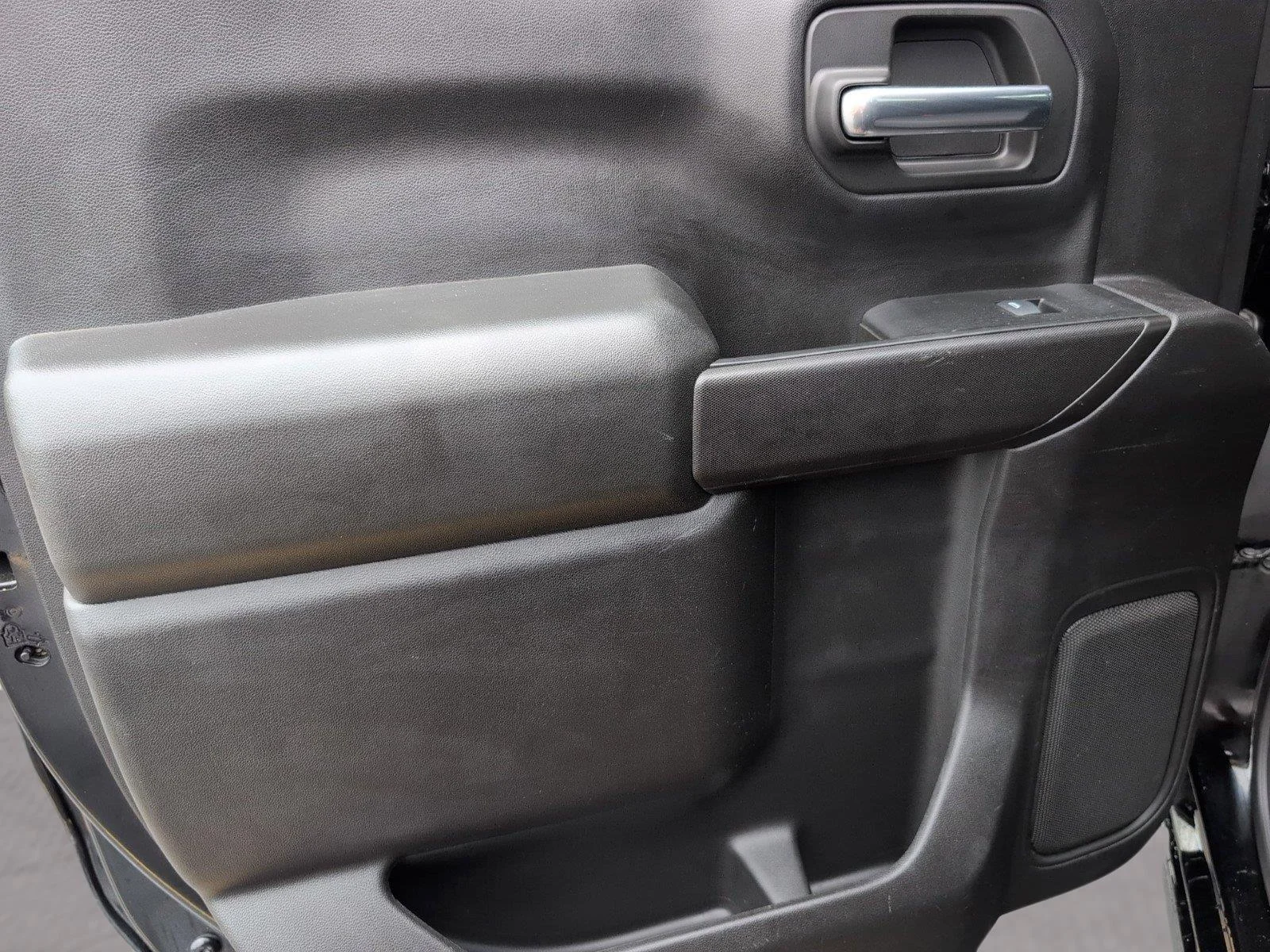 Used 2025 Black Chevrolet Custom image 30