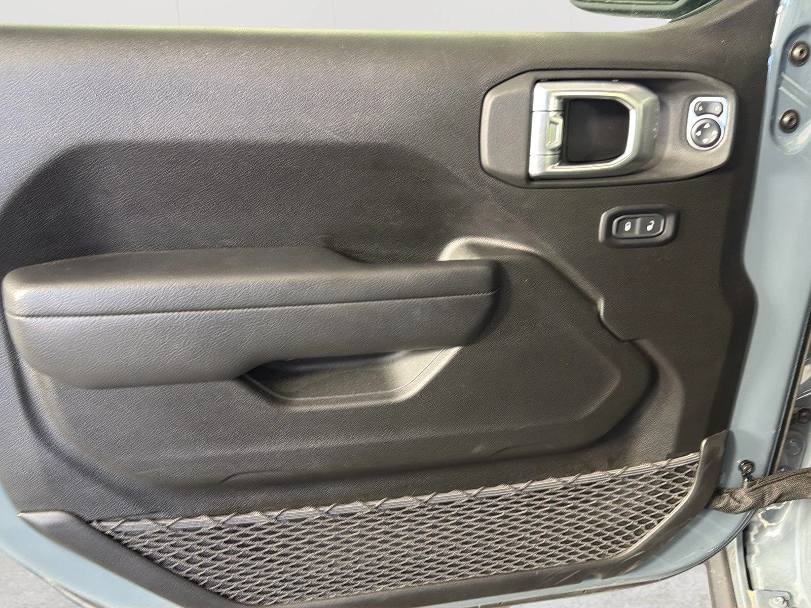 Used 2024 Anvil Clear Coat Jeep Mojave image 17