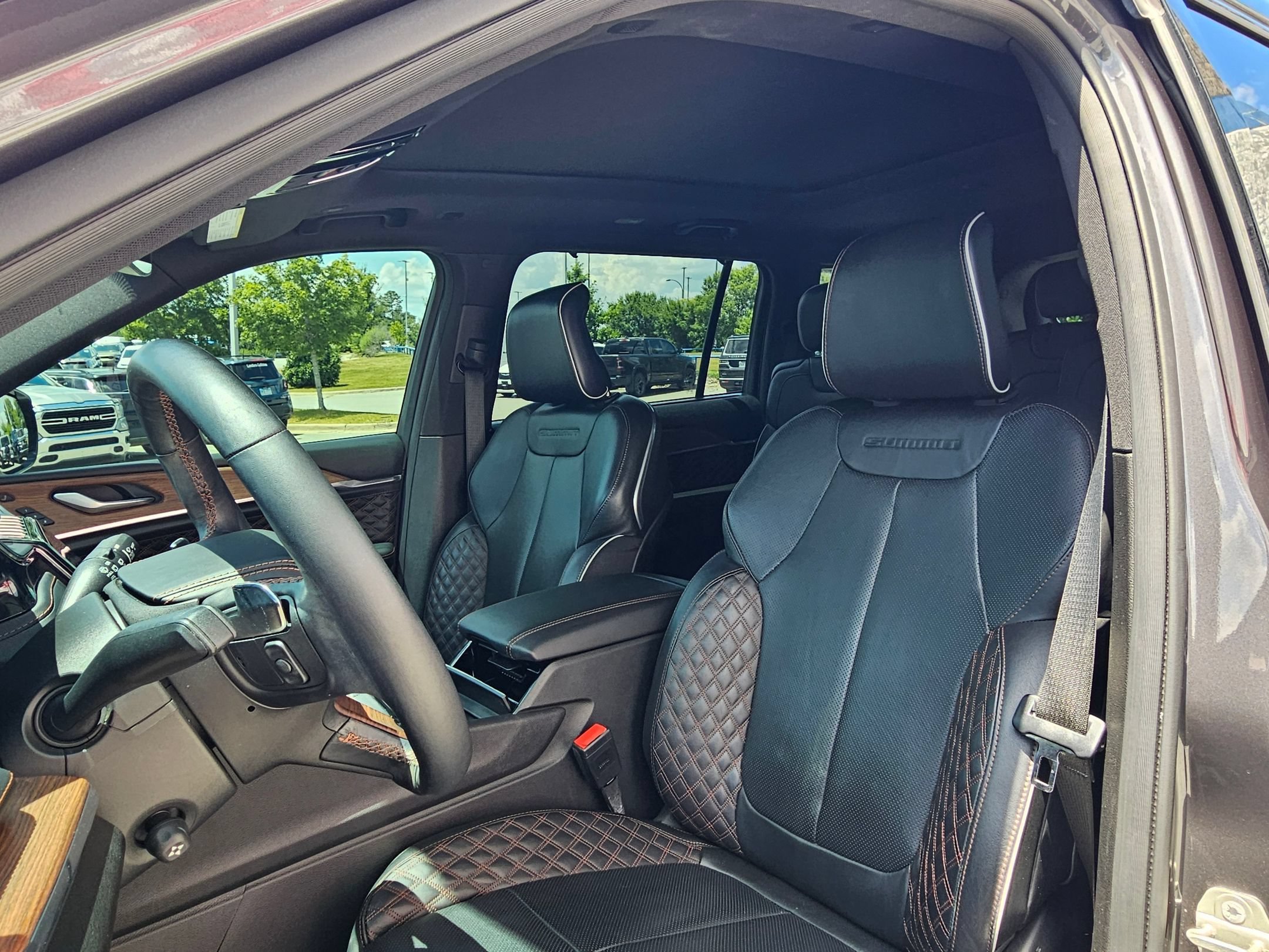 Used 2023 Baltic Gray Metallic Clearcoat Jeep Summit image 22