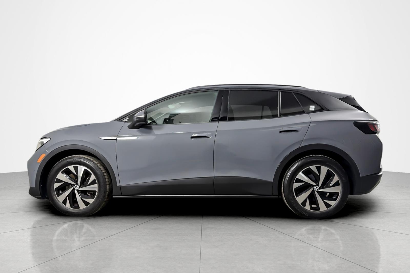 Used 2023 Pure Gray Volkswagen Pro RWD w/LG Battery image 2