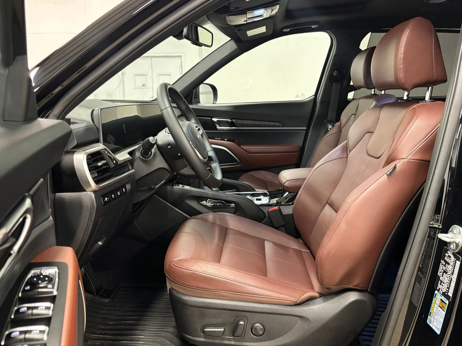 Used 2024 Black Kia EX image 17