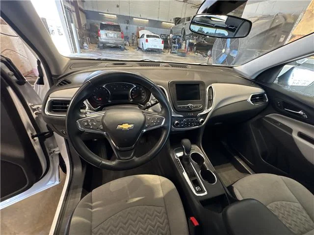 Used 2024 Summit White Chevrolet LT w/1LT Front-Wheel Drive image 9