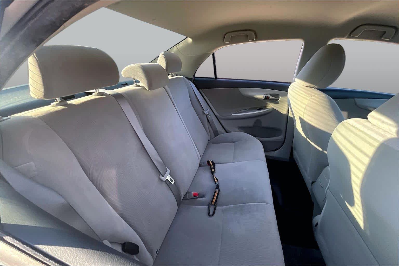 Used 2011 Classic Silver Metallic Toyota LE image 18