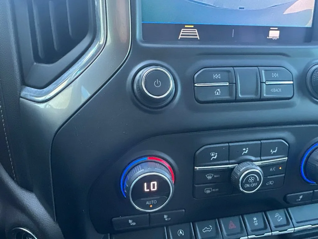 2021 Chevrolet Silverado 1500 RST - Photo 17